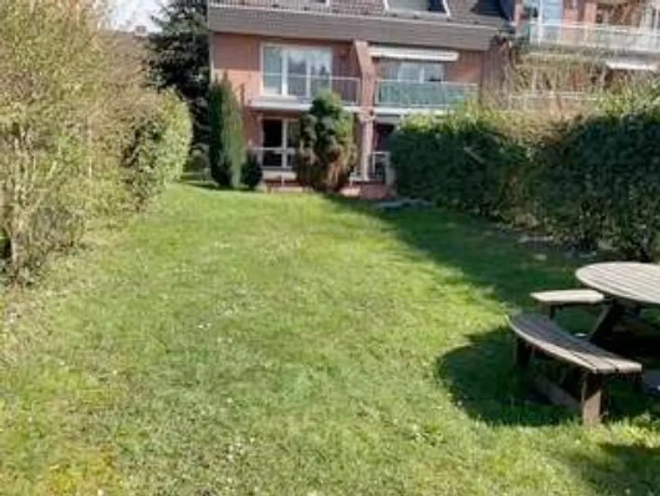 4 Zimmer Wohnung mit 129 m² in Düsseldorf – Bild 1