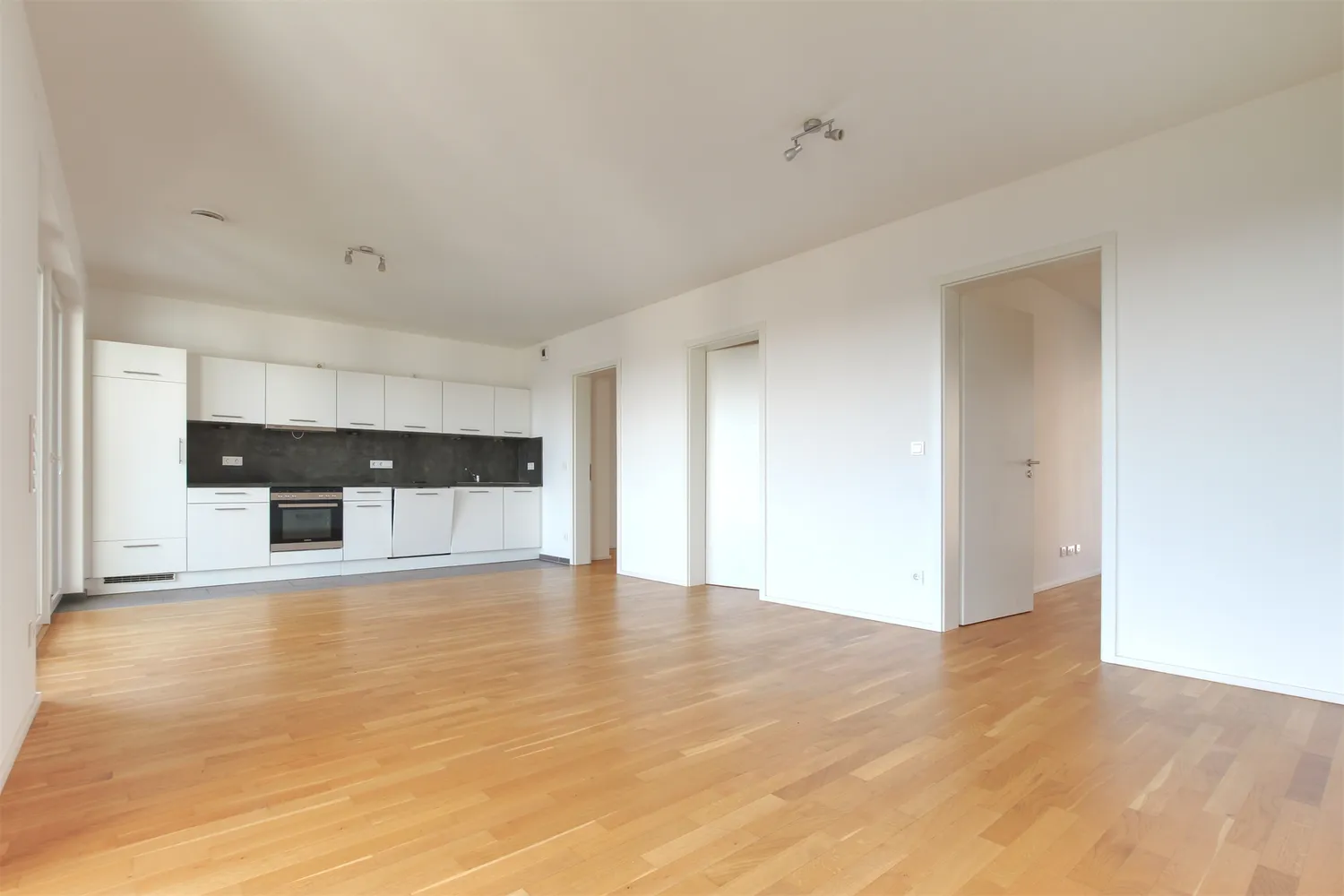 4 Zimmer Wohnung mit 82 m² in Frankfurt am Main – Bild 2