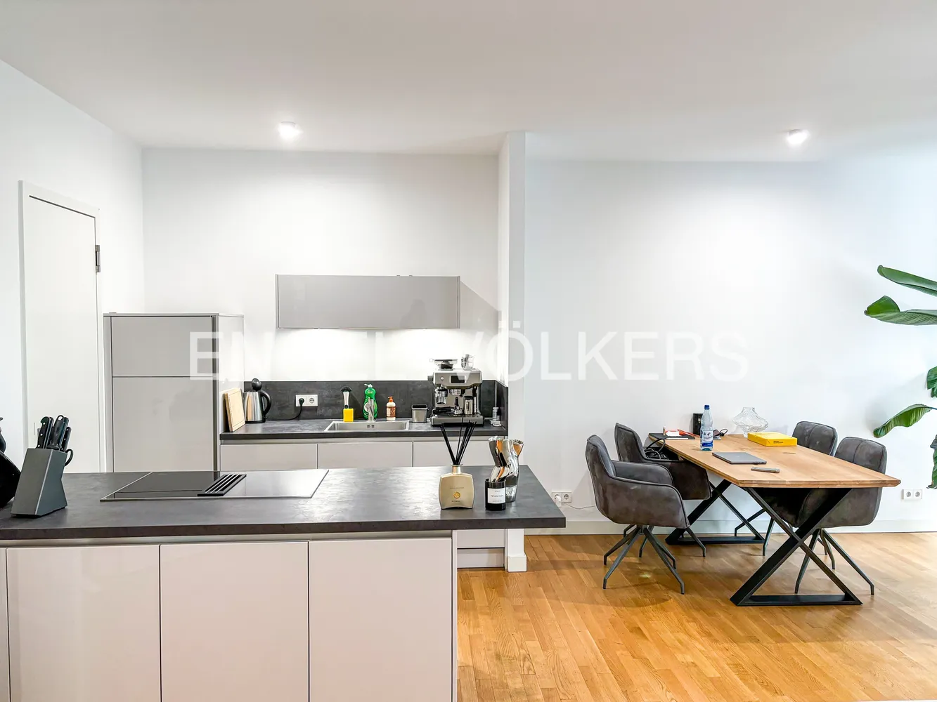 3 Zimmer Wohnung mit 108 m² in Frankfurt am Main – Bild 3