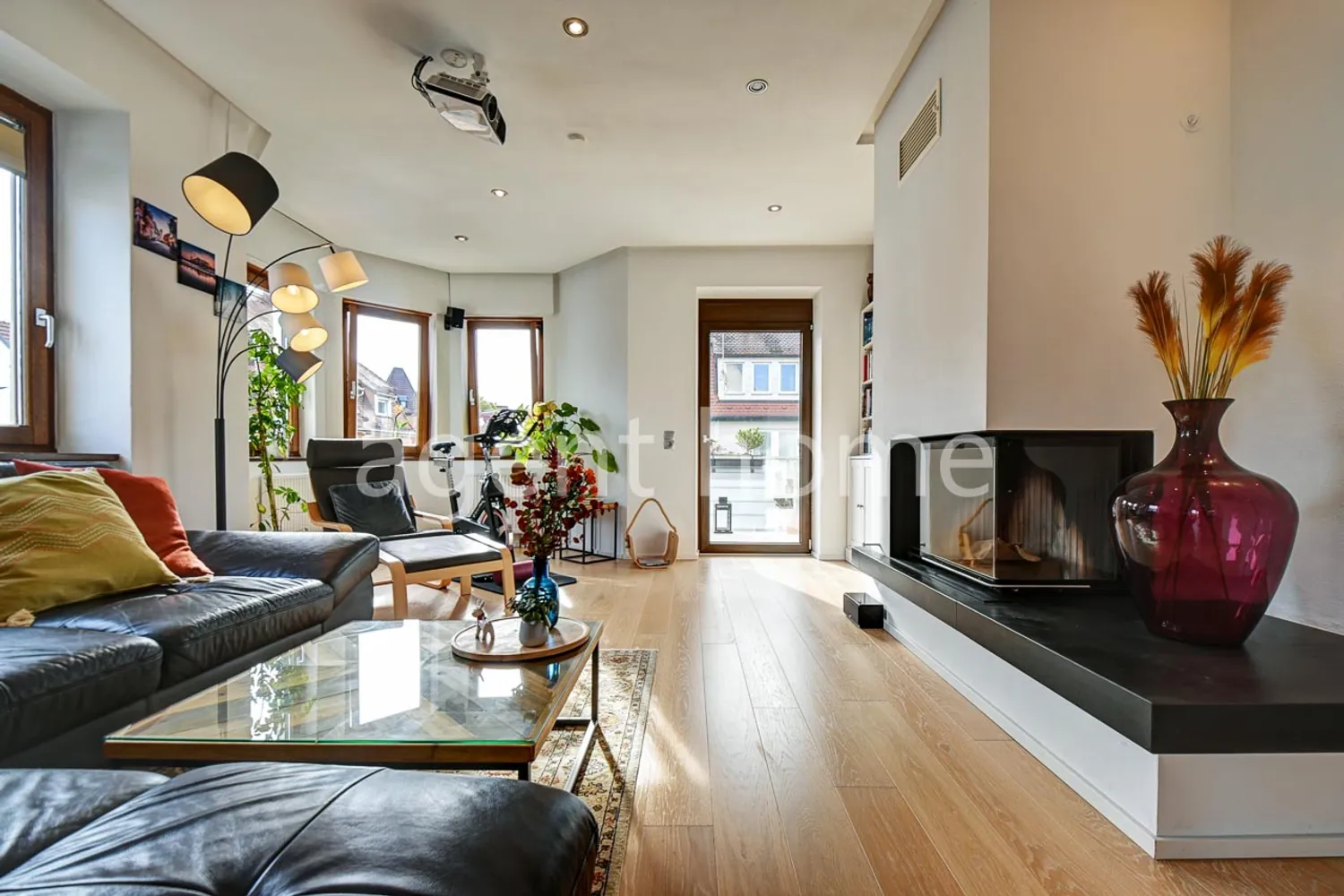 4 Zimmer Wohnung mit 117 m² in Stuttgart – Bild 1