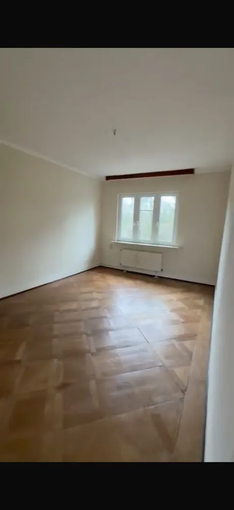6 Zimmer Wohnung mit 110 m² in Hamburg – Bild 2