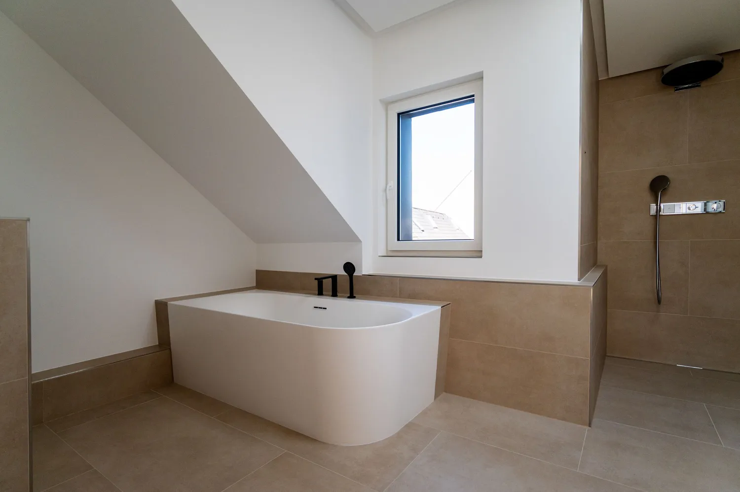 2 Zimmer Wohnung mit 105 m² in Solingen – Bild 7