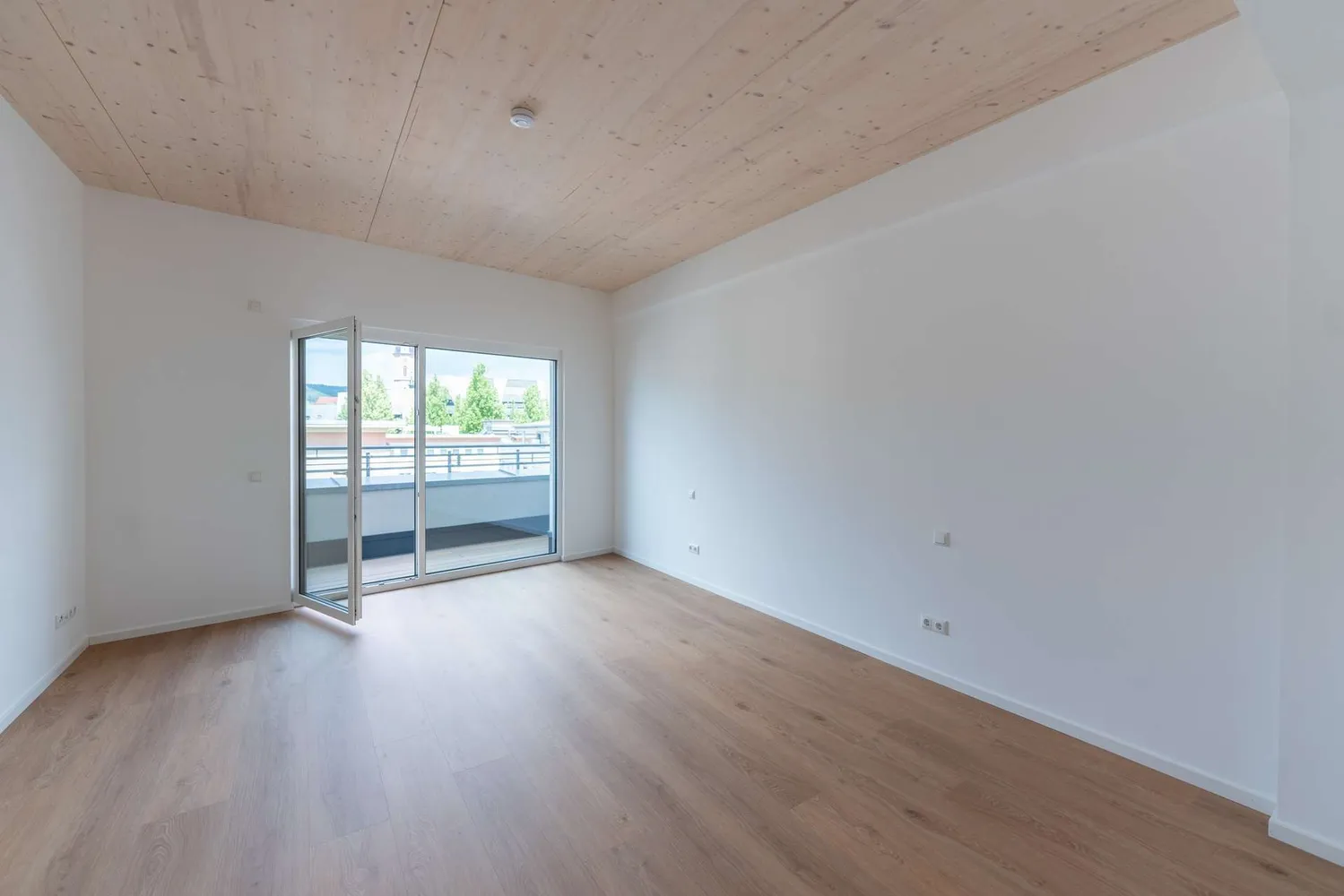 5 Zimmer Wohnung mit 213 m² in Jena – Bild 1