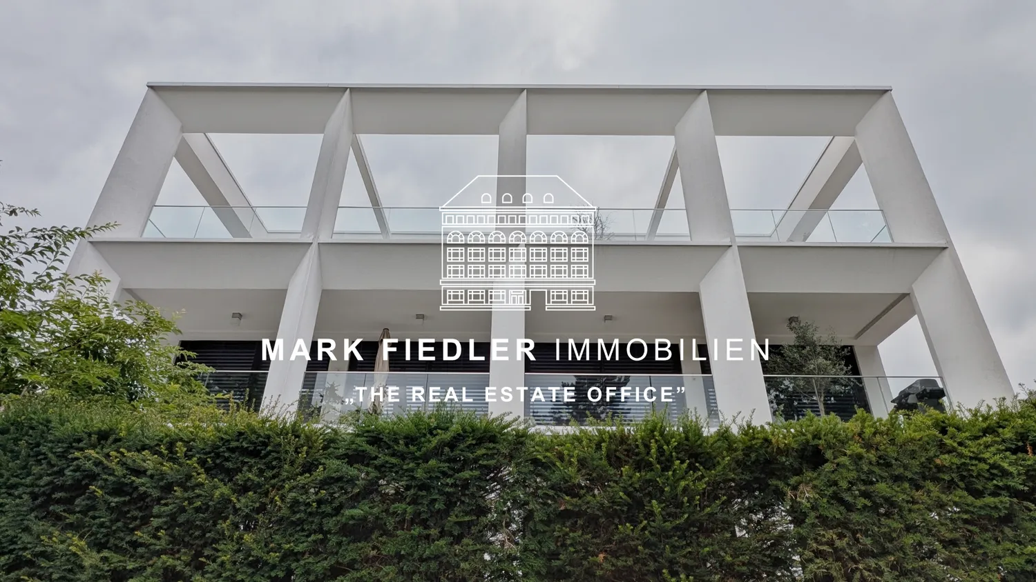 6 Zimmer Wohnung mit 259 m² in Frankfurt am Main – Bild 1