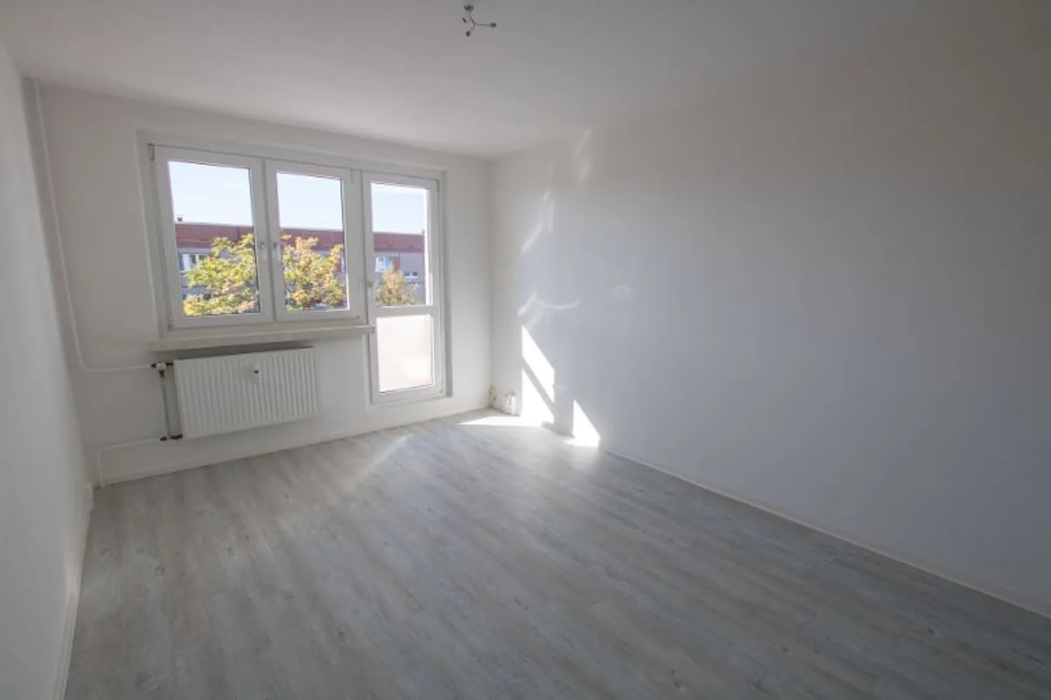 4 Zimmer Wohnung mit 76 m² in Halle (Saale) – Bild 1