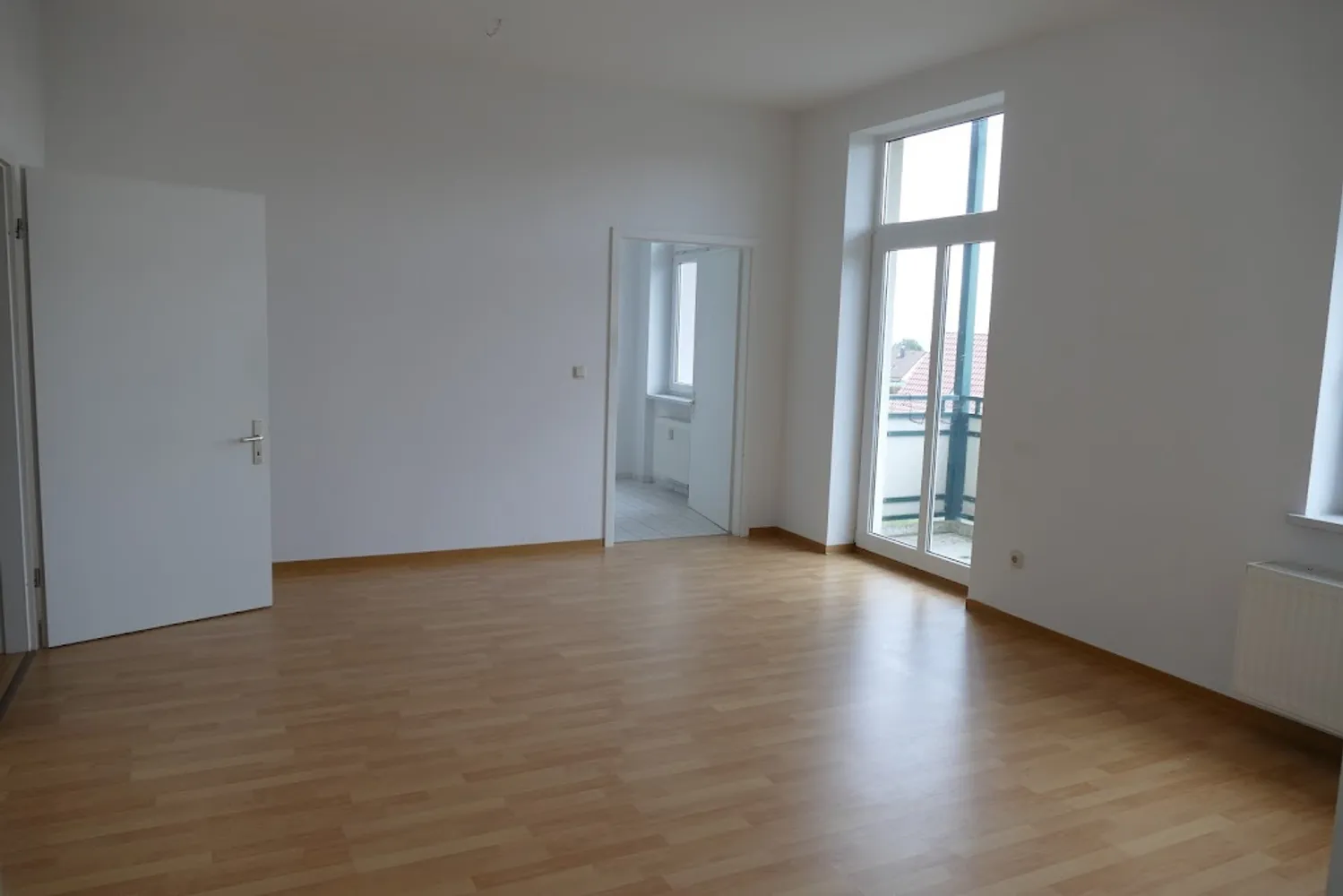 2 Zimmer Wohnung mit 71 m² in Naumburg (Saale) – Bild 2
