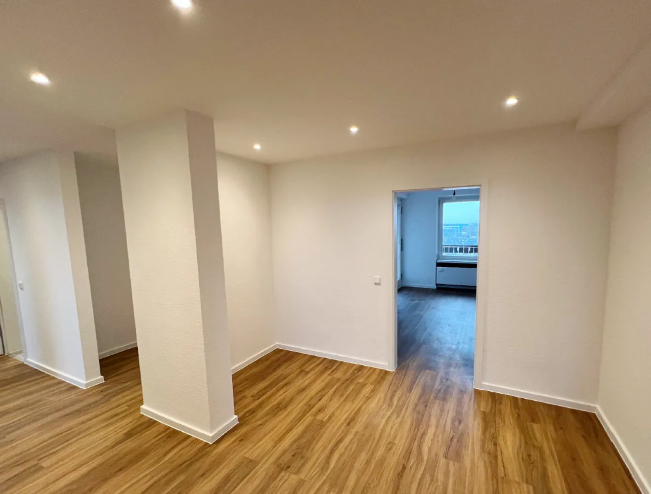 6 Zimmer Wohnung mit 150 m² in Köln – Bild 3