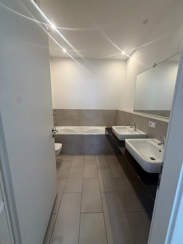 2 Zimmer Wohnung mit 77 m² in Berlin – Bild 5
