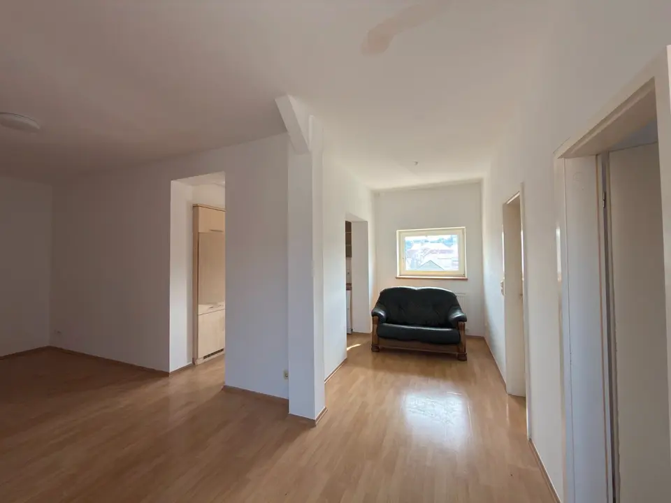 3 Zimmer Wohnung mit 70 m² in Weißenfels – Bild 1