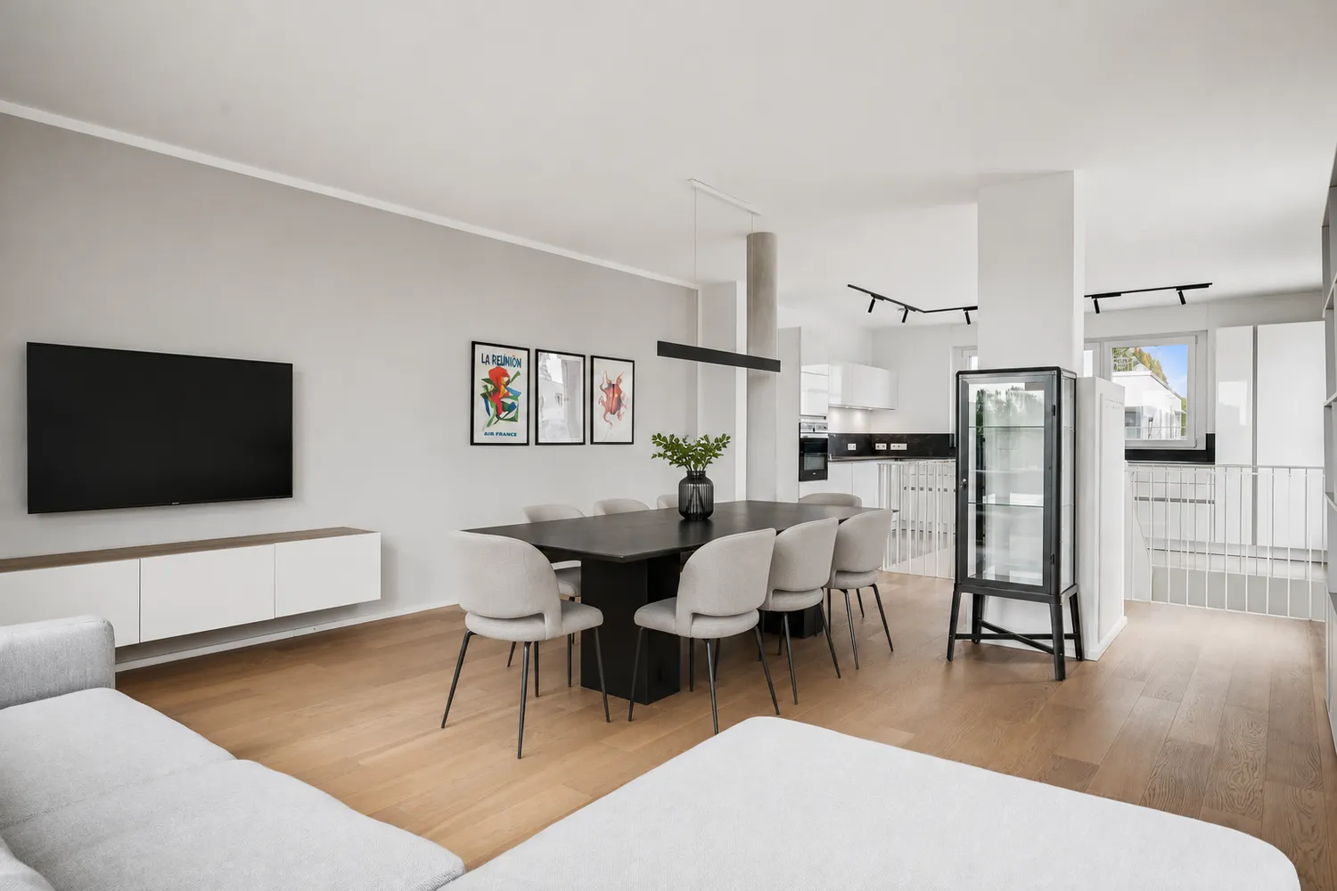 4 Zimmer Wohnung mit 126 m² in München – Bild 1
