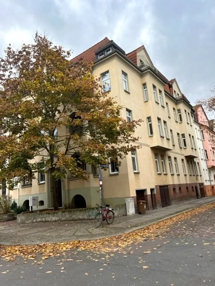 3 Zimmer Wohnung mit 77 m² in Halle (Saale) – Bild 1