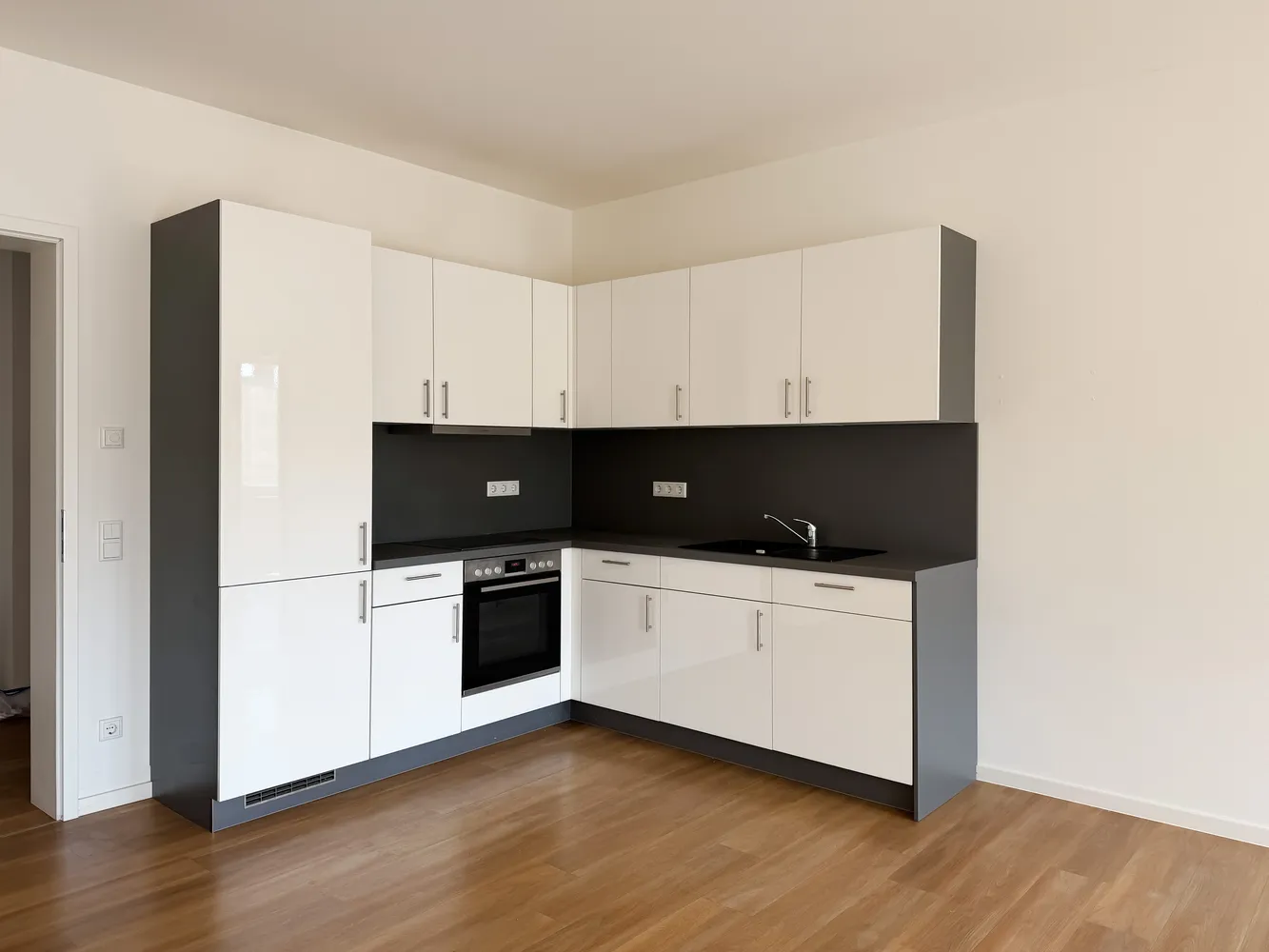 4 Zimmer Wohnung mit 105 m² in Berlin – Bild 2