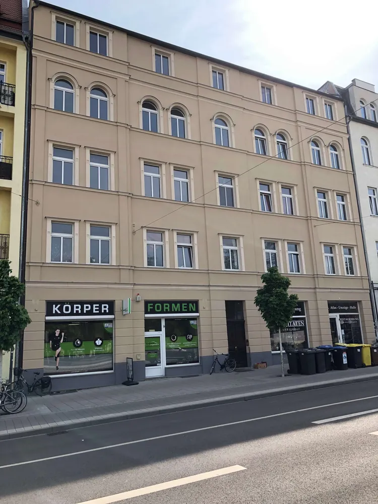 5 Zimmer Wohnung mit 143 m² in Halle (Saale) – Bild 1