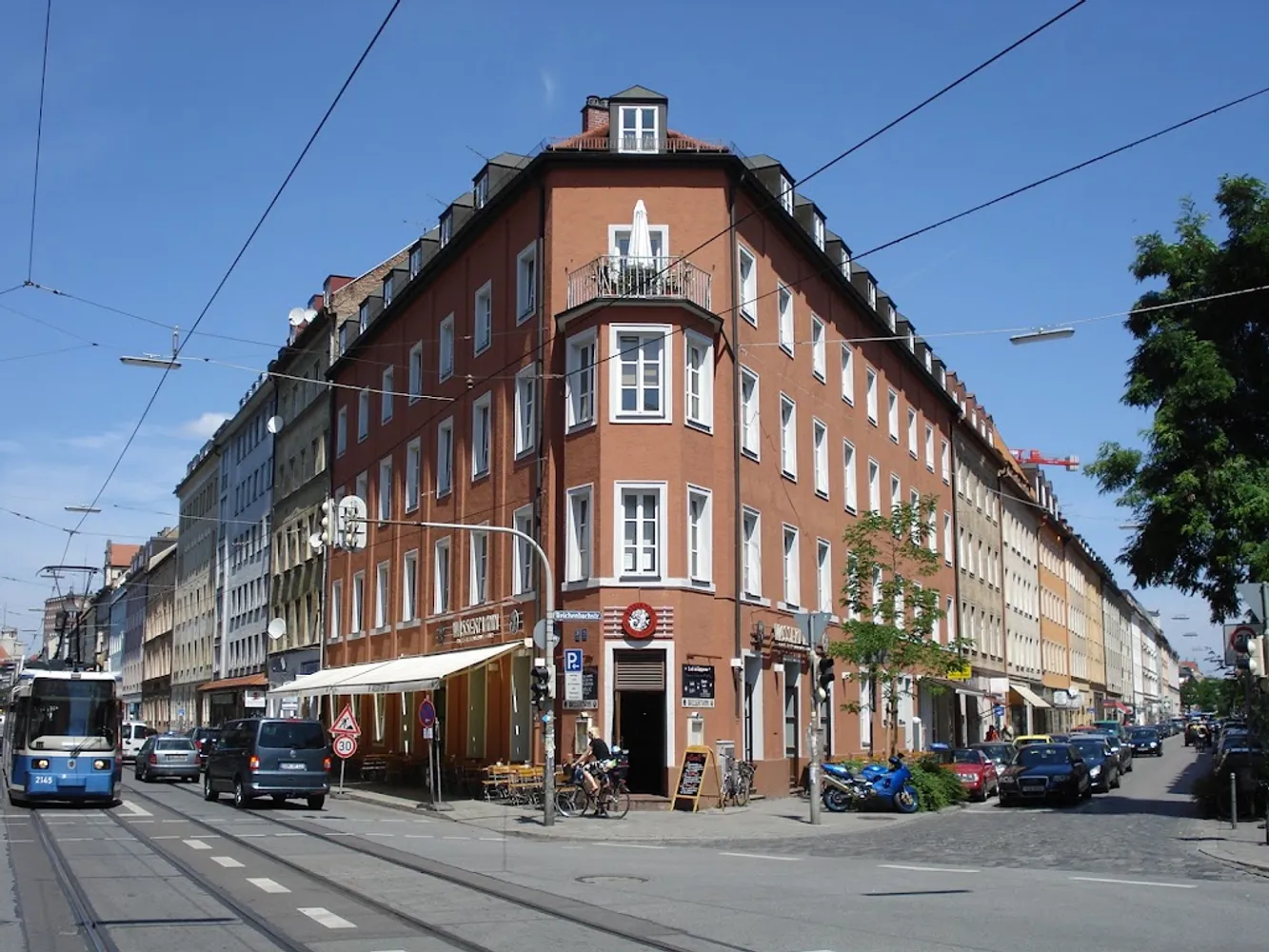 4 Zimmer Wohnung mit 124 m² in München – Bild 1