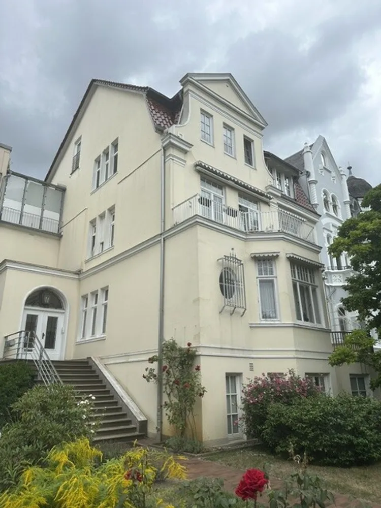 4 Zimmer Wohnung mit 110 m² in Bremen – Bild 1