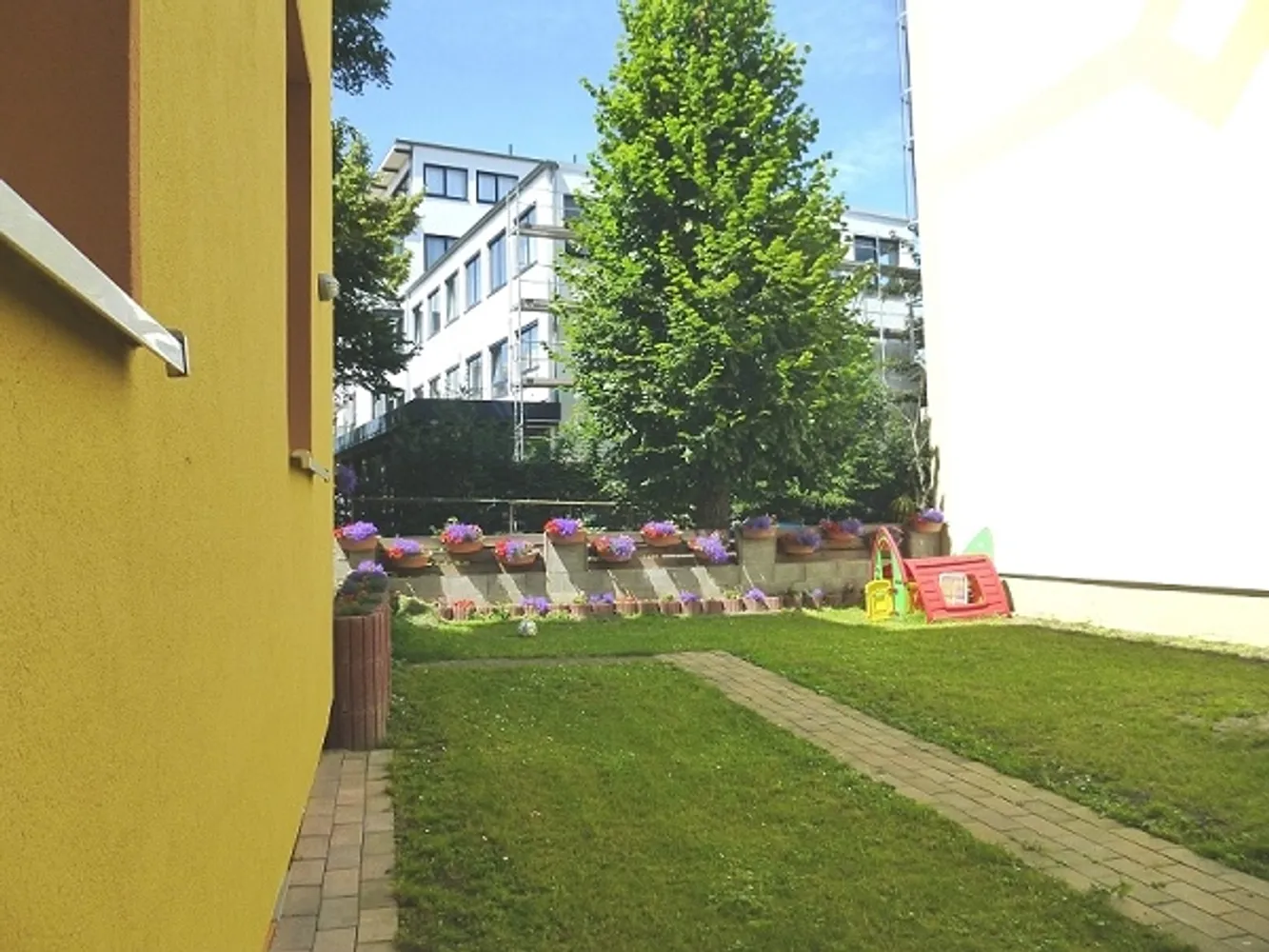 4 Zimmer Wohnung mit 123 m² in Magdeburg – Bild 2