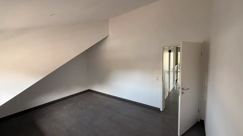 4 Zimmer Wohnung mit 150 m² in Gießen – Bild 3