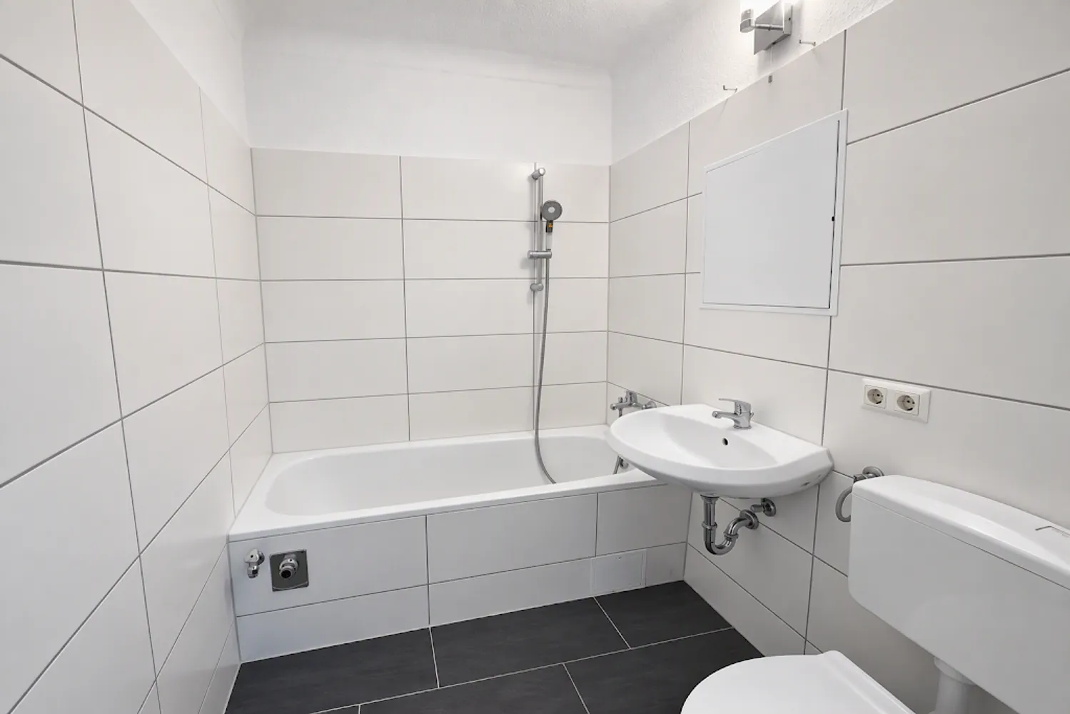 3 Zimmer Wohnung mit 62 m² in Neubrandenburg – Bild 2