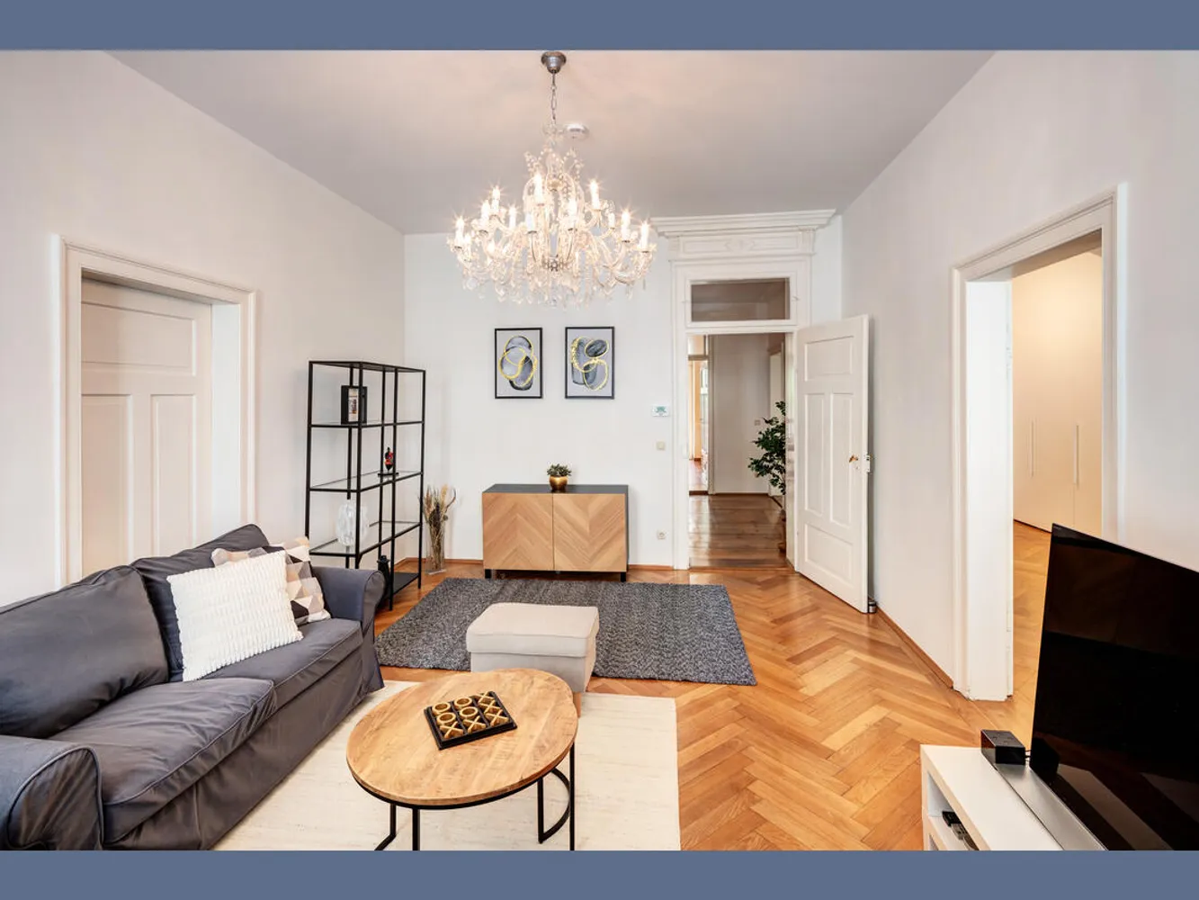 6 Zimmer Wohnung mit 150 m² in München – Bild 2