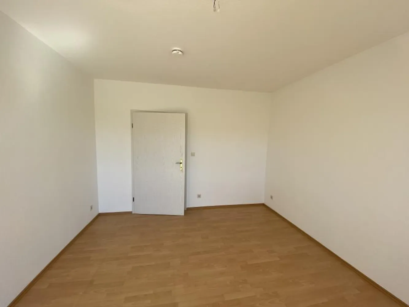 2 Zimmer Wohnung mit 72 m² in Plauen – Bild 10