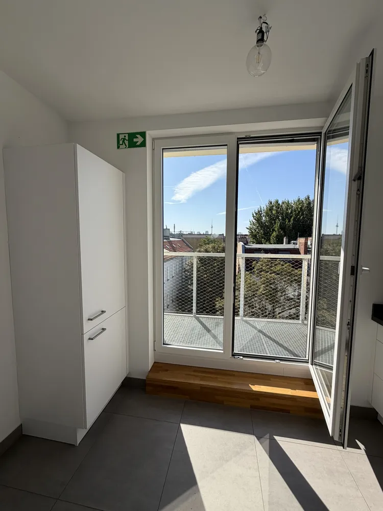 2 room apartment with 72 m² in Berlin – Photo 12