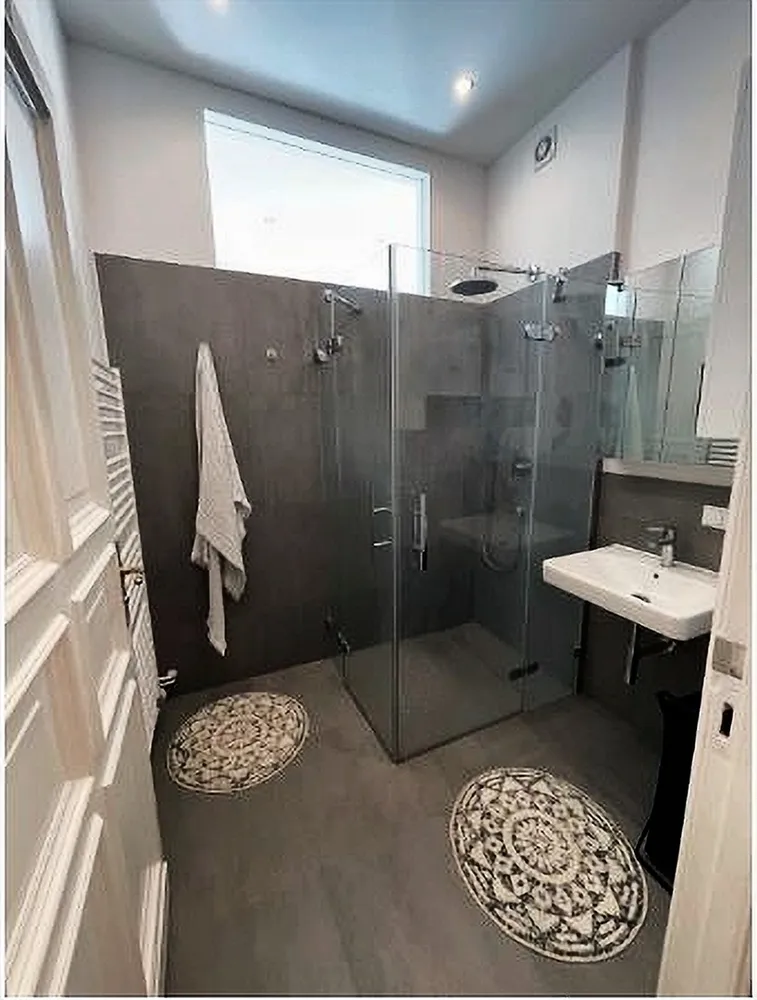 1 room apartment with 42 m² in Berlin – Photo 9