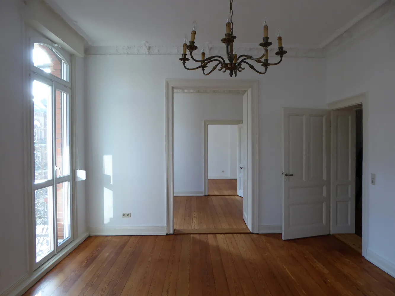 3 Zimmer Wohnung mit 96 m² in Wiesbaden – Bild 1