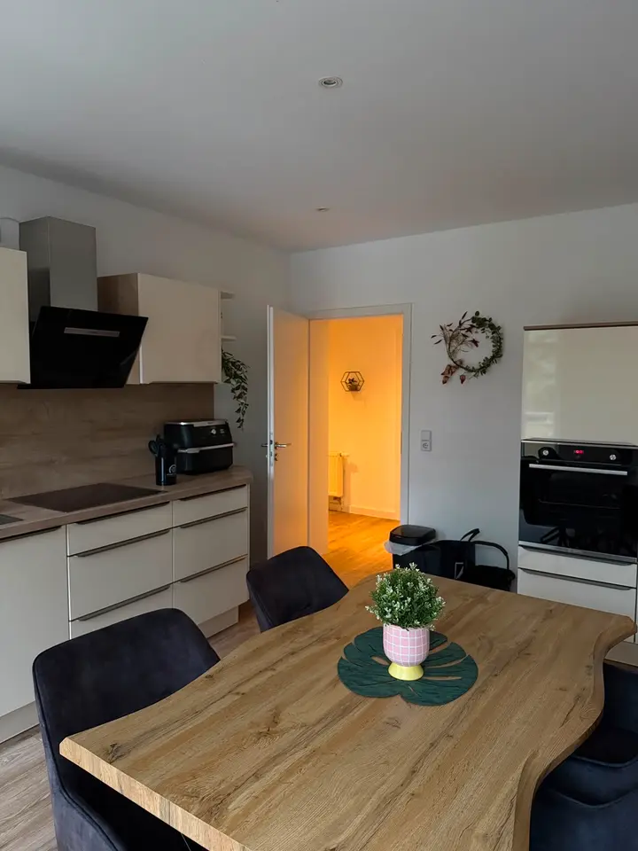 2 Zimmer Wohnung mit 65 m² in Werdau – Bild 2