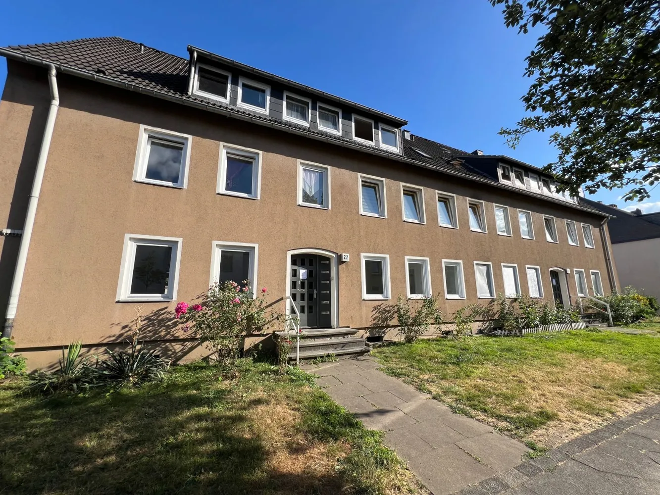 4 Zimmer Wohnung mit 48 m² in Düsseldorf – Bild 1