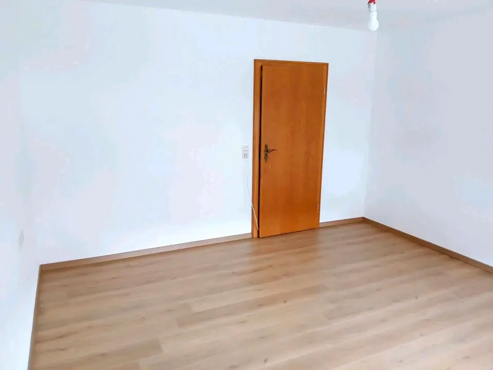 6 Zimmer Wohnung mit 113 m² in Nördlingen – Bild 5
