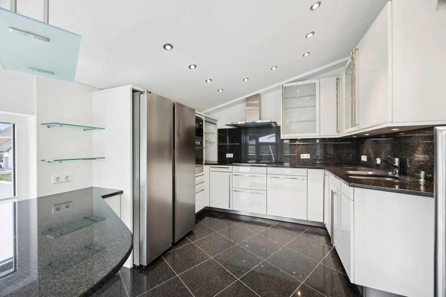 3 Zimmer Wohnung mit 159 m² in Düsseldorf – Bild 3