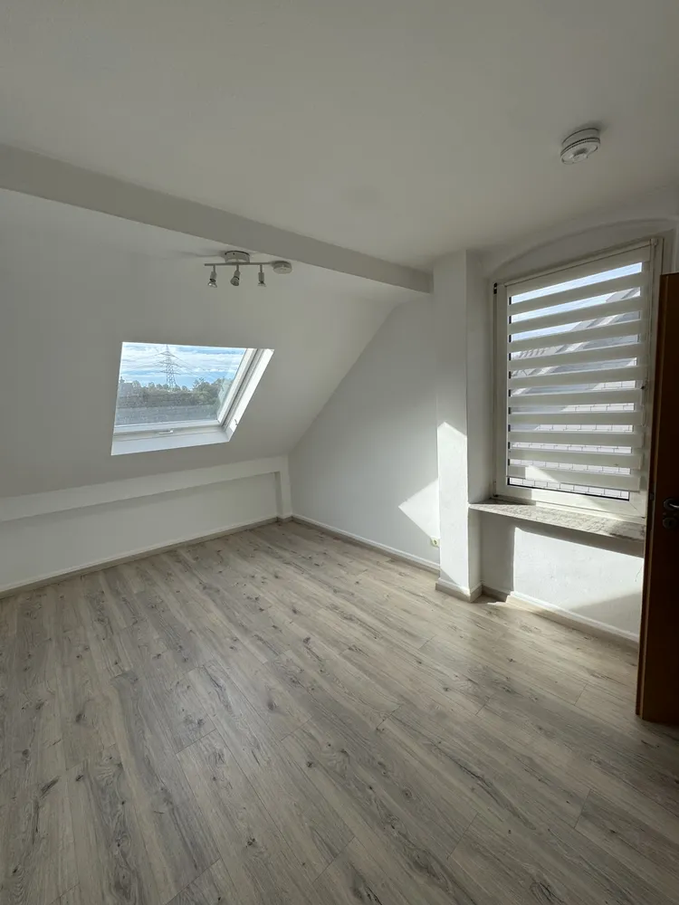 5 Zimmer Wohnung mit 118 m² in Siegen – Bild 2