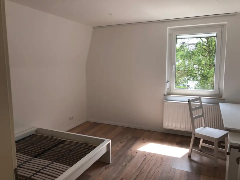 9 Zimmer Wohnung mit 156 m² in Bielefeld – Bild 1
