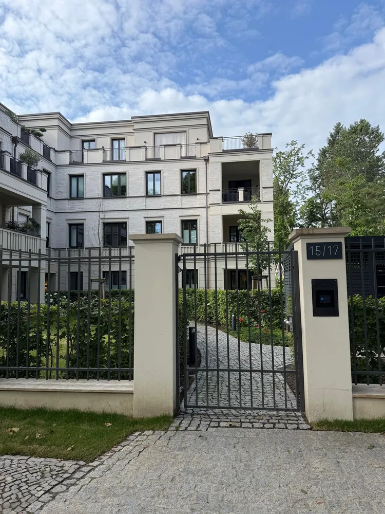 4 Zimmer Wohnung mit 149 m² in Berlin – Bild 2