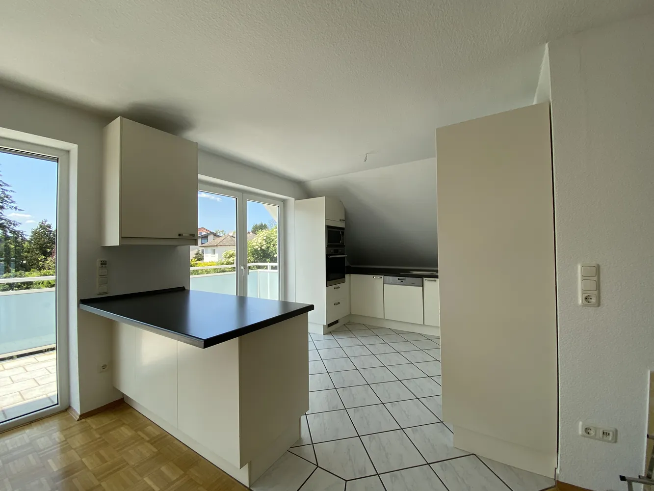 5 Zimmer Wohnung mit 150 m² in Wiesbaden – Bild 3