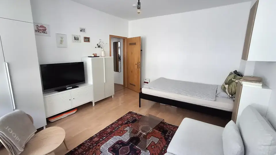Studio with 43 m² in Cologne – Photo 1