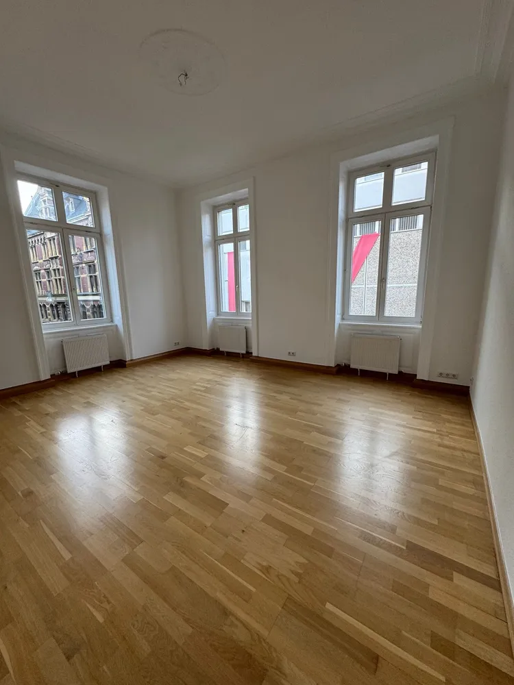 5 Zimmer Wohnung mit 126 m² in Wiesbaden – Bild 1