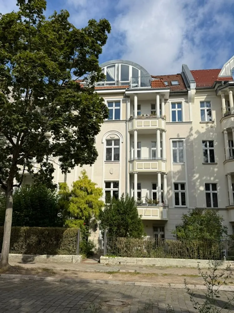 3 Zimmer Wohnung mit 123 m² in Berlin – Bild 1