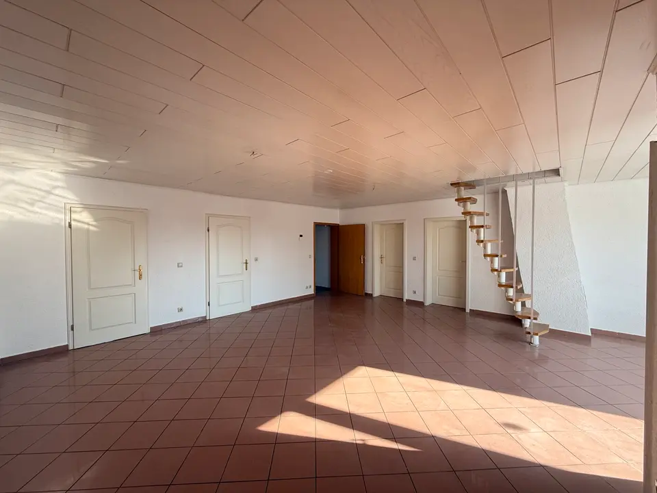 5 Zimmer Wohnung mit 110 m² in Karlsruhe – Bild 3