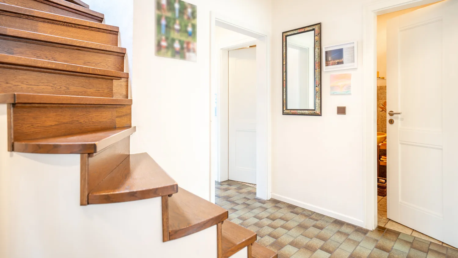5 Zimmer Wohnung mit 131 m² in Mönchengladbach – Bild 2