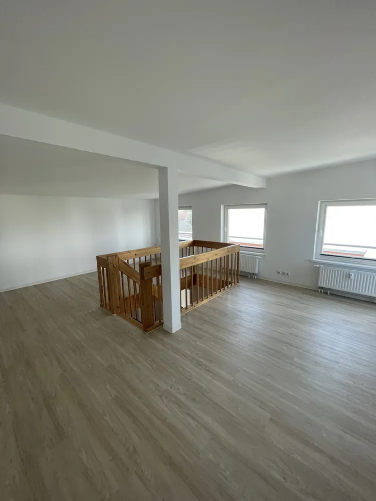 4 Zimmer Wohnung mit 155 m² in Rostock – Bild 1
