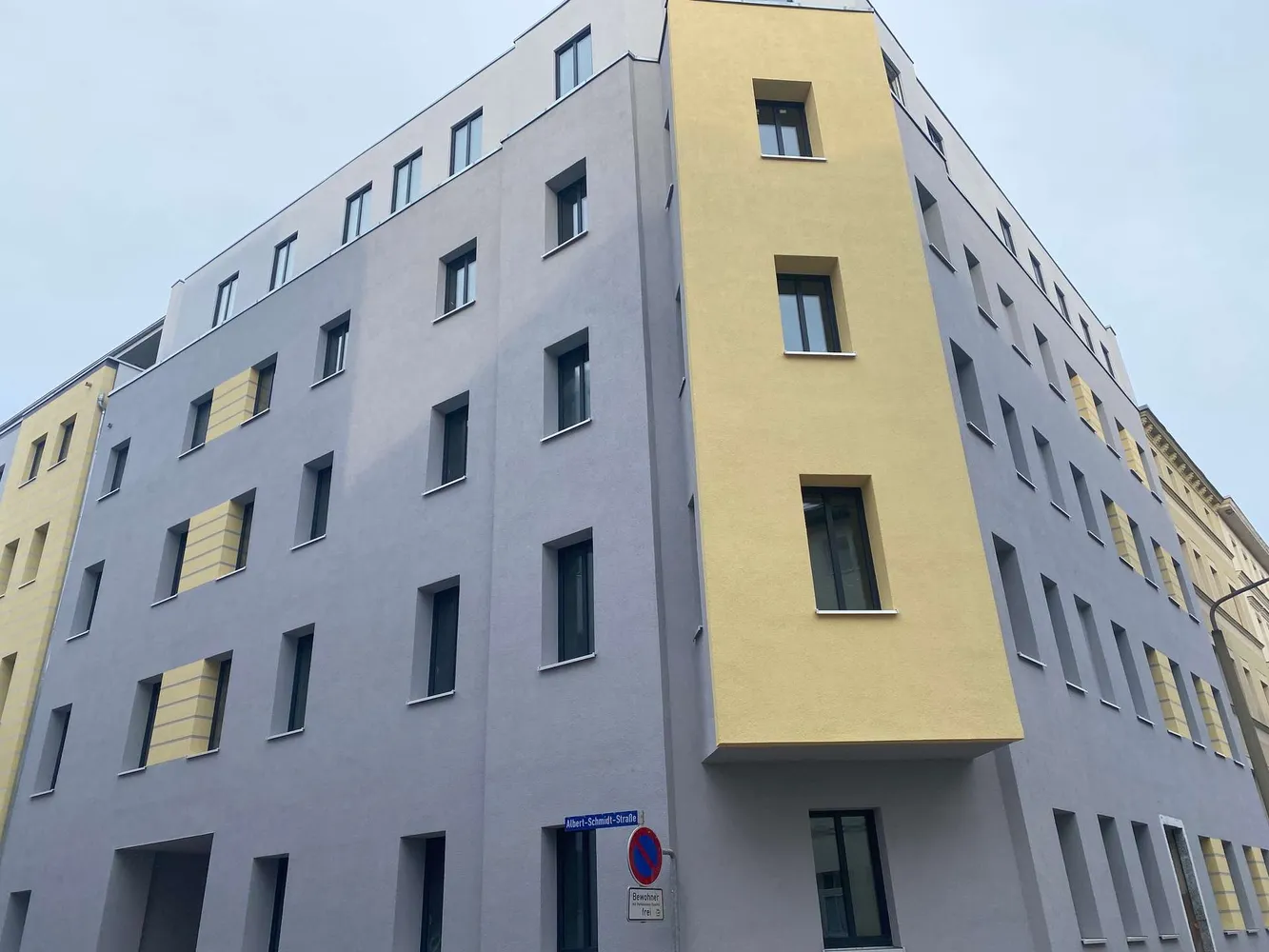 5 Zimmer Wohnung mit 117 m² in Halle (Saale) – Bild 1