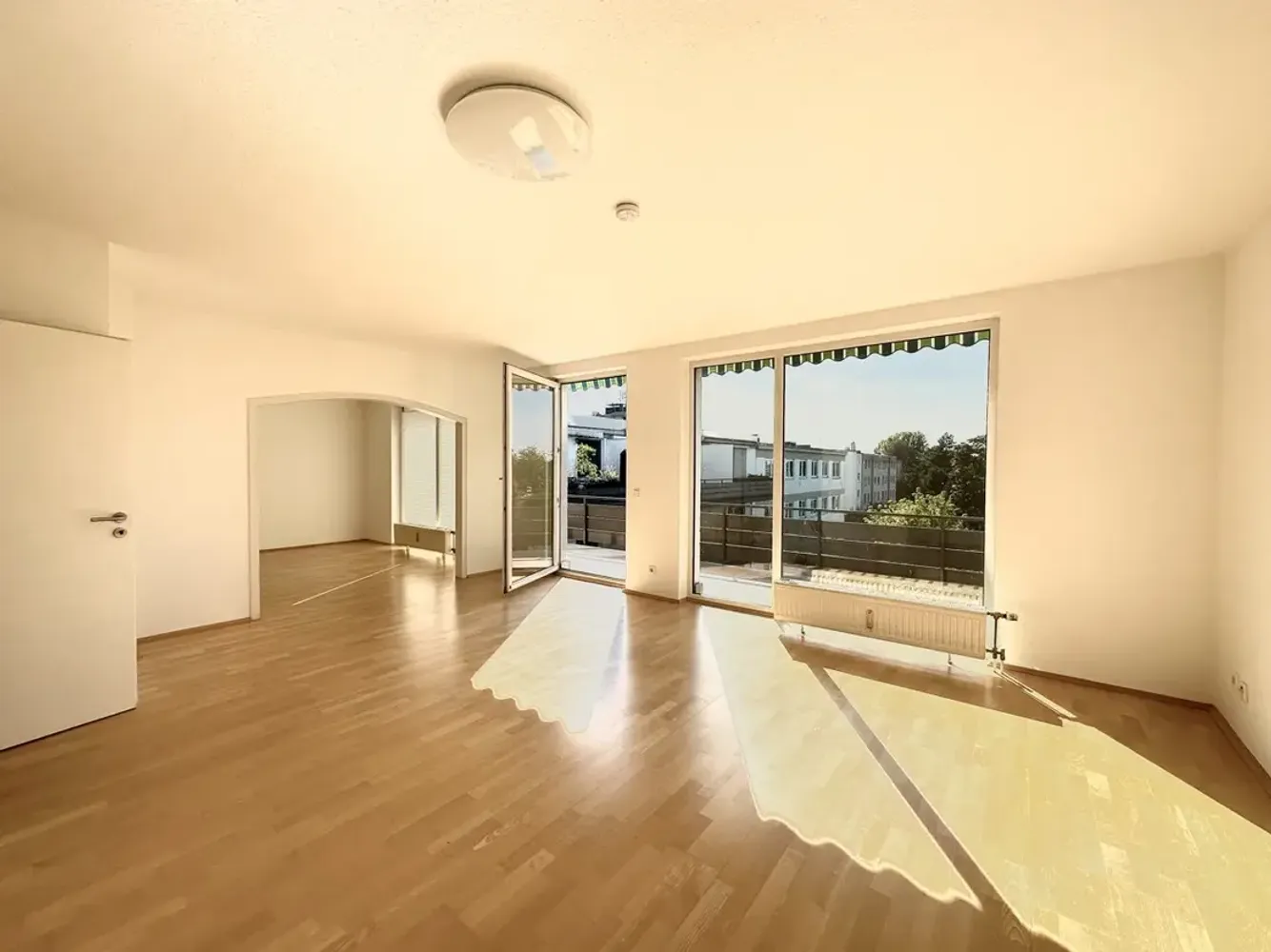 3 Zimmer Wohnung mit 101 m² in Düsseldorf – Bild 2