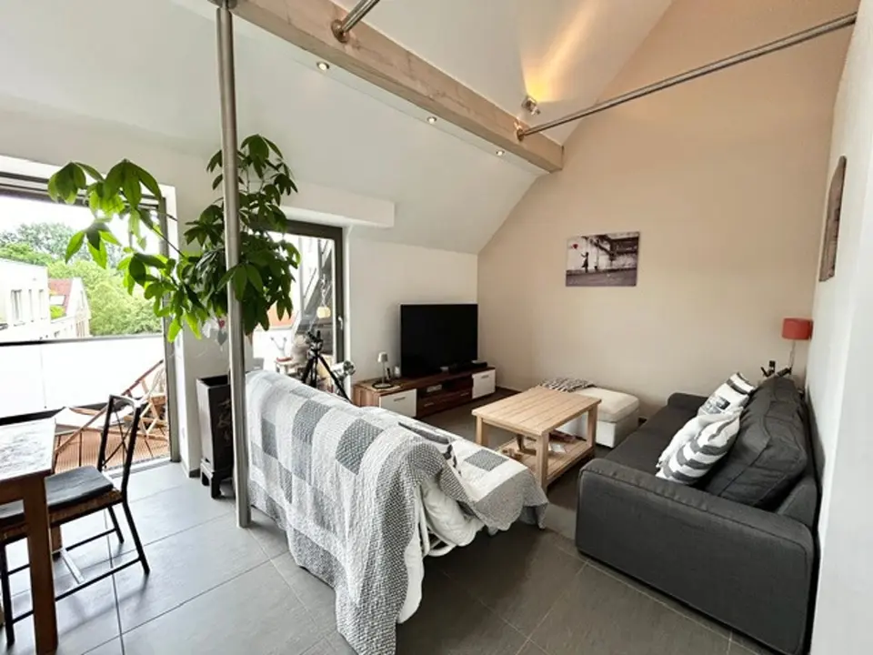 4 Zimmer Wohnung mit 150 m² in Erfurt – Bild 1