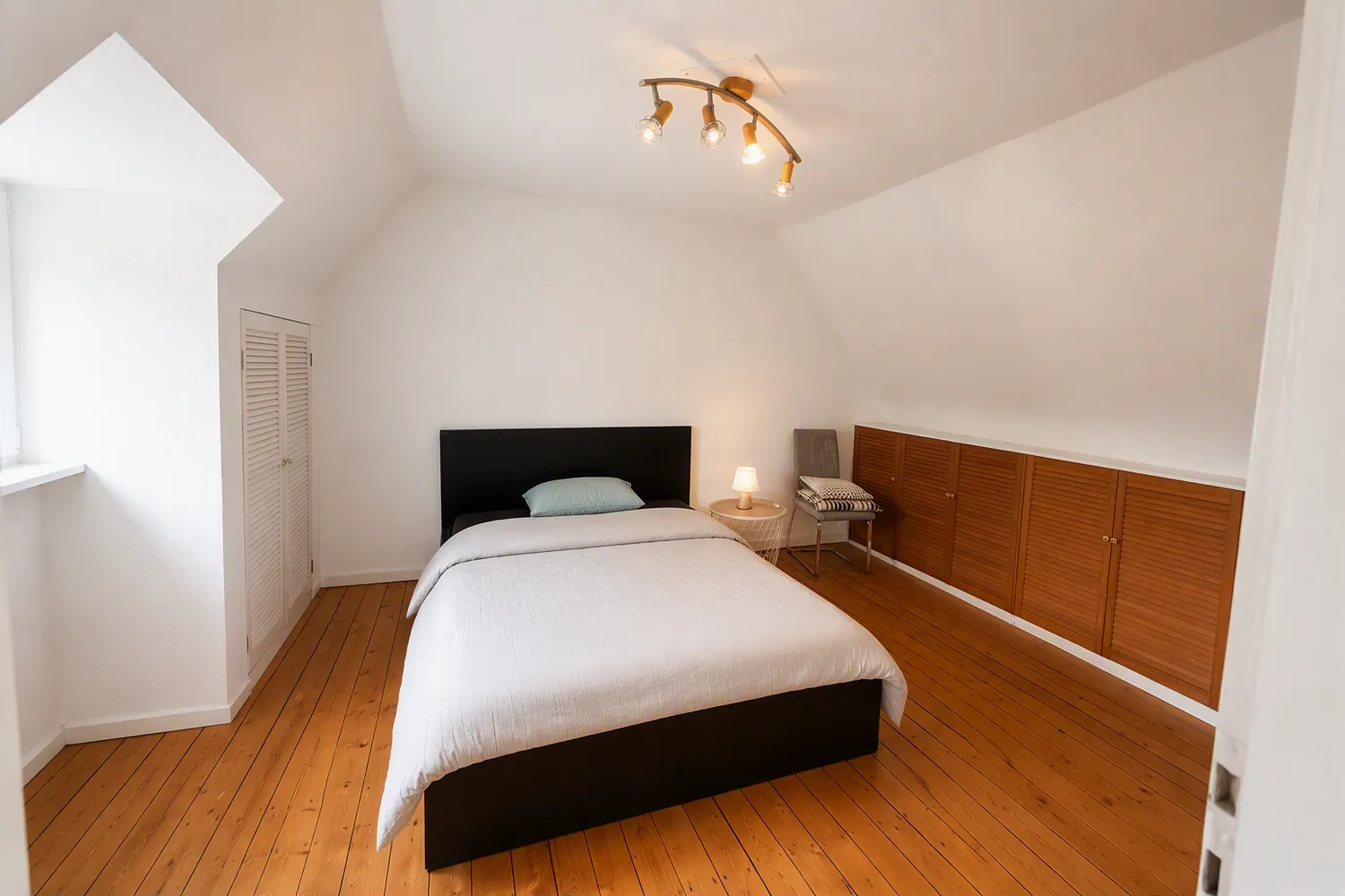 5 Zimmer Wohnung mit 226 m² in Düsseldorf – Bild 4