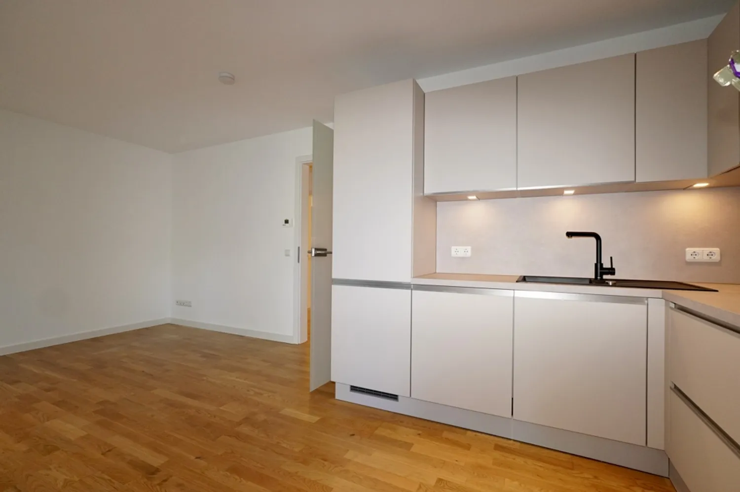 2 Zimmer Wohnung mit 65 m² in Wiesbaden – Bild 3