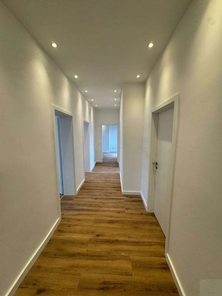5 Zimmer Wohnung mit 113 m² in Düsseldorf – Bild 2