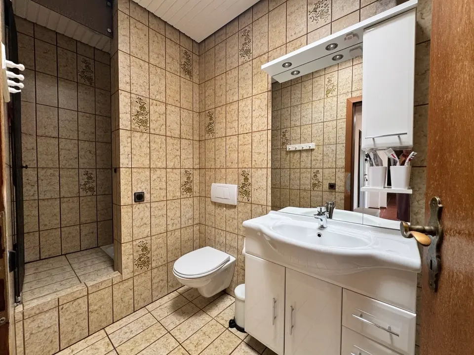4 Zimmer Wohnung mit 136 m² in Düsseldorf – Bild 6