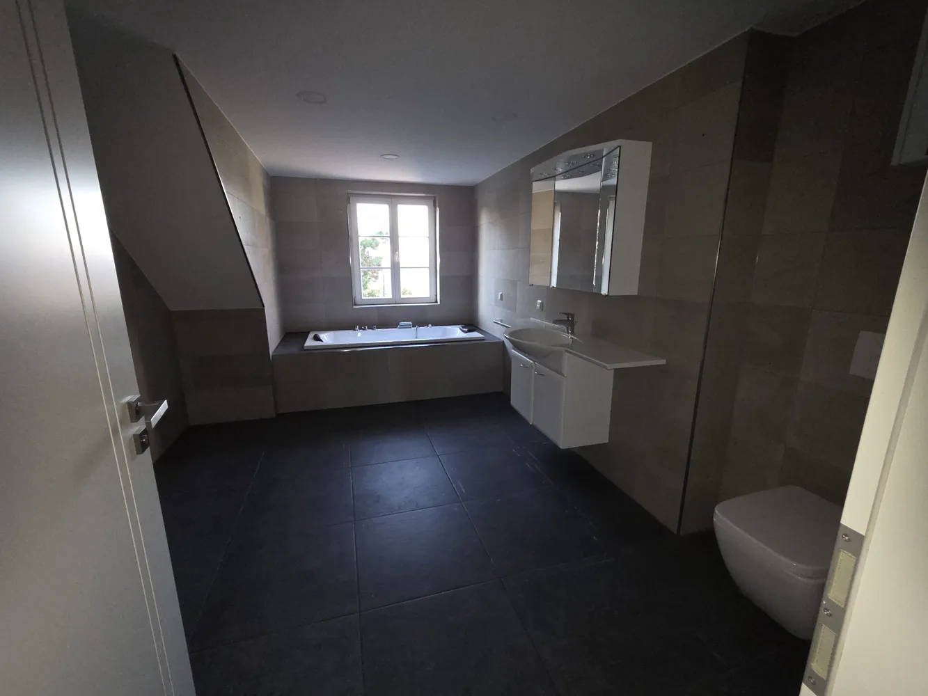 6 Zimmer Wohnung mit 177 m² in Naumburg (Saale) – Bild 3