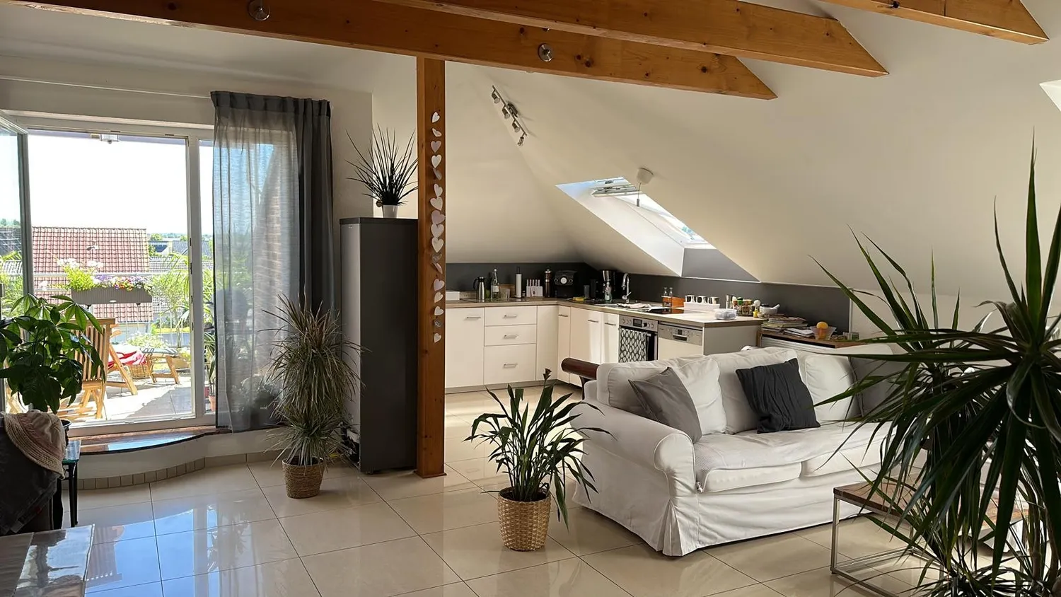 2 Zimmer Wohnung mit 70 m² in Neuss – Bild 2